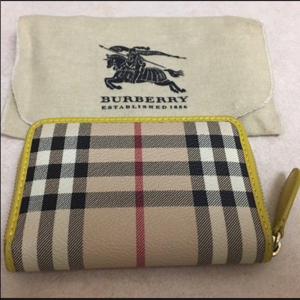 💯 Authentic Burberry Compact Wallet